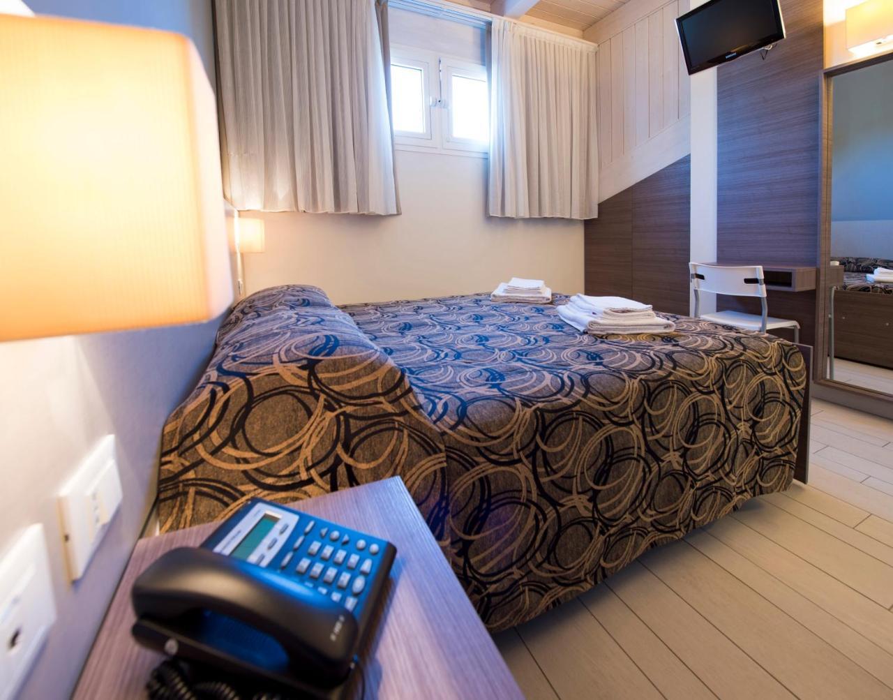 Hotel Aquila Azzurra Rimini Exterior photo
